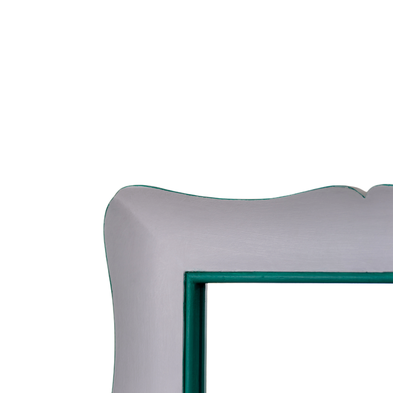 Shaped Mirror "A GUANTIERA" (White and Emerald Green)